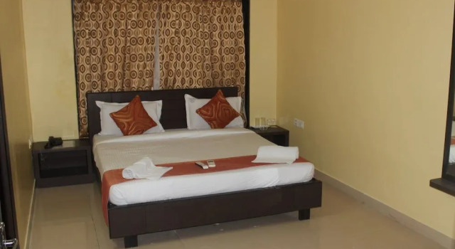 Hotel Arya Regency, Забронировать Отель Отели Баллигандж с парковкой, Парковка