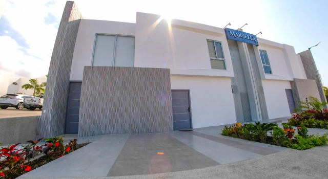 Beautiful LOFT in front of Wyndham Hotel, Book Hotel Hotels in Manabi with a Pool, Swimming Pool