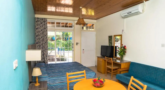 Helios 2, Book Hotel Hoteller i Pafos med pool, nær Vardas Beach, Swimmingpool