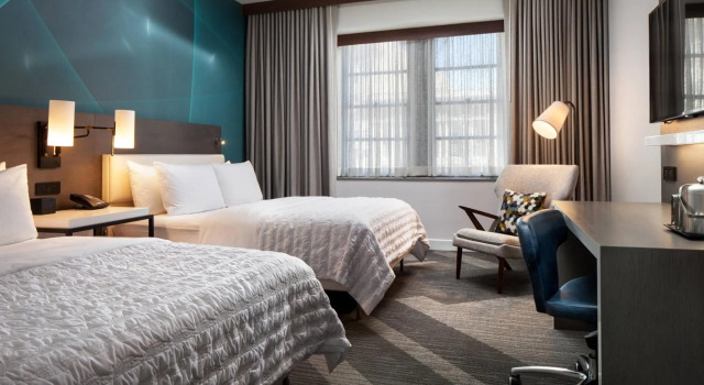Le Meridien Houston Downtown, Забронировать Отель Бизнес-отели Хьюстона, рядом с Станция хьюстонского скоростного трамвая "Белл", 4* 5*