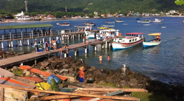 Sobrado 50 metros da Praia da Armação e Matadeiro-Floripa!! 35, Забронировать Апартаменты/квартира Armacao Флорианополис