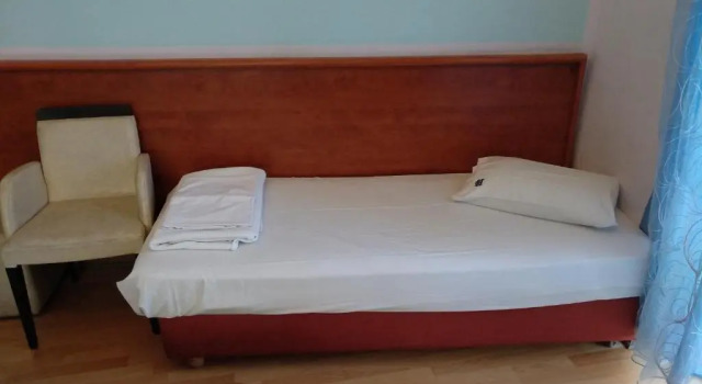 Трёхместный номер Classic Diethnes Hotel