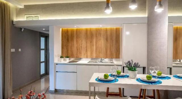 Suite 1 sypialnia i balkonem Malama Beach Holiday Village