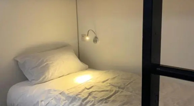 Кровать в общем номере (мужской номер) Rahman Hostel