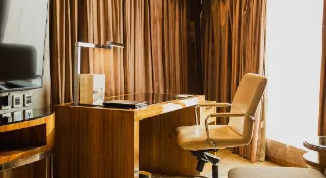 Номер Standard с видом на бассейн Sheraton Grand Bangalore Hotel at Brigade Gateway