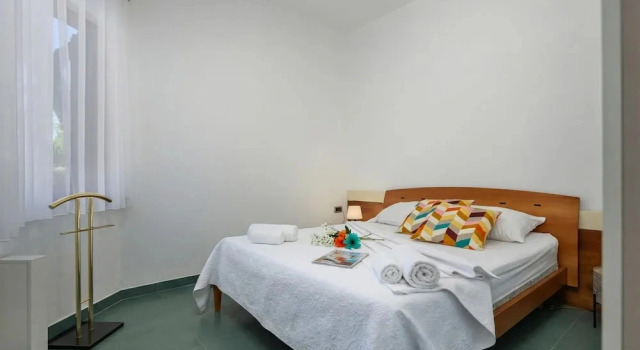 Villa Rosa Magica, Đặt Biệt thự Nhà tranh ở Presika, Nhà tranh