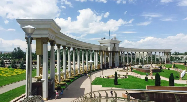 Апартаменты Apartamenty na ulitse Rozybakieva, 275-2