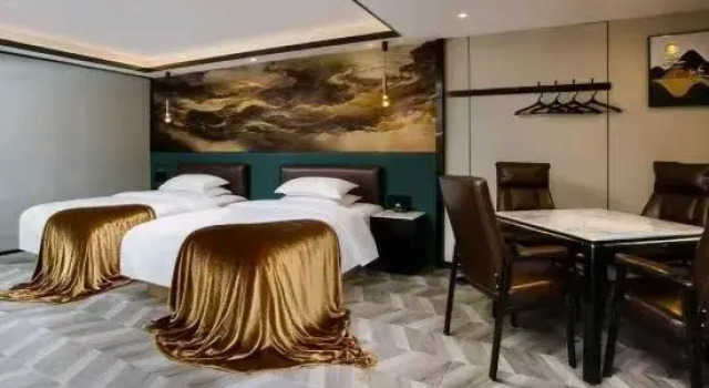 Люкс China Railway Business Hotel (Loudi Railway Station Store)