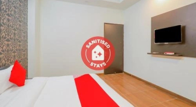 OYO FAR308 Hotel Red Crown, Забронировать Отель Фаридабад штат Харьяна