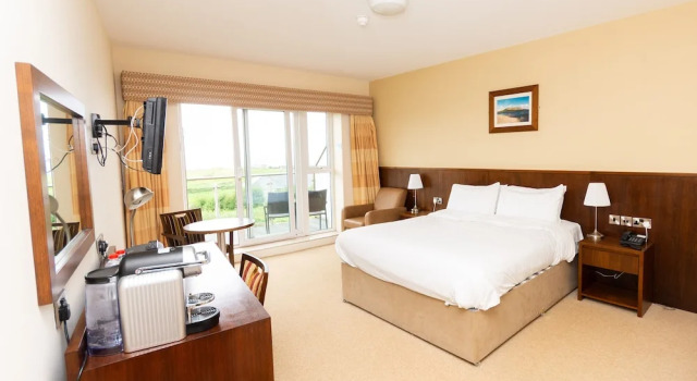 Двухместный номер Deluxe с балконом Strandhill Boutique Hotel Lodge and Suites