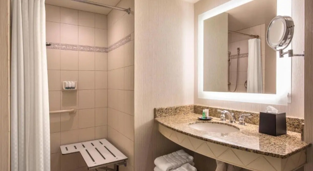 Номер Standard с видом на озеро The Westin Lake Las Vegas Resort & Spa