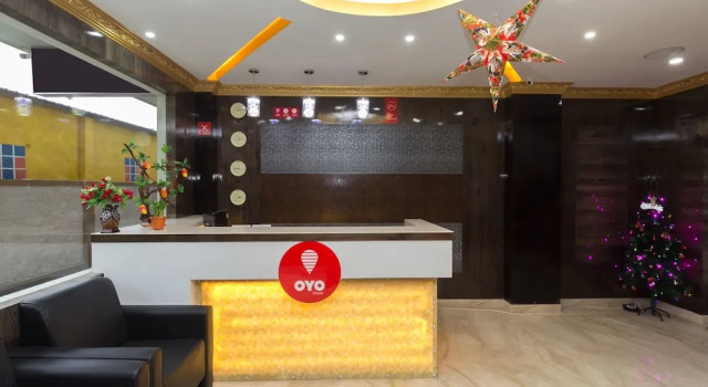 OYO 9909 The Saad Hotel, Rezerwuj Hotel Hotele w Meghalaya z parkingiem, Parking