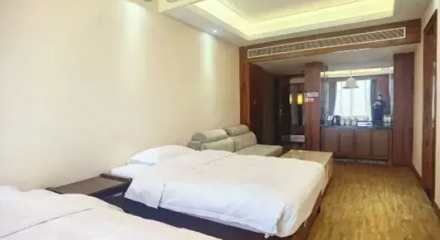 Семейный люкс Huafeng Huatian Holiday Hotel Ningxiang