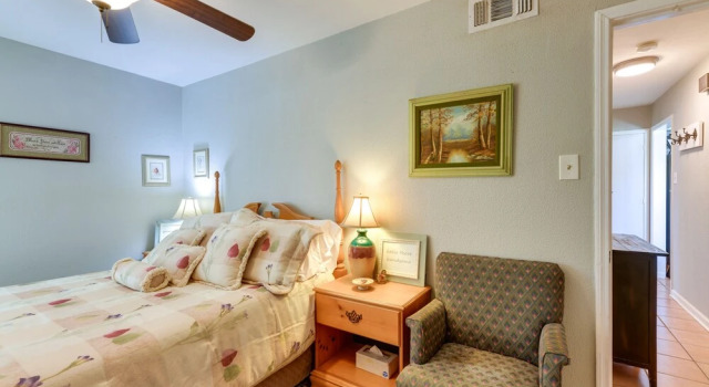 Corpus Christi Home w/ Grill, 3 Blocks to Bay!, Забронировать Отель Корпус-Кристи штат Техас, рядом с Oso Beach Municipal Golf Course