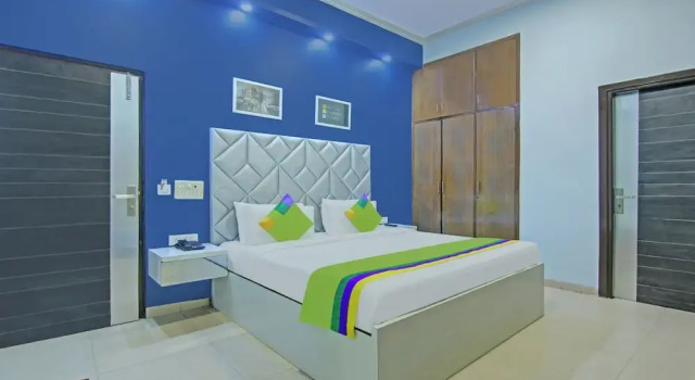 Двухместный номер Deluxe Itsy Hotels Golden Vista Near Noida City Centre