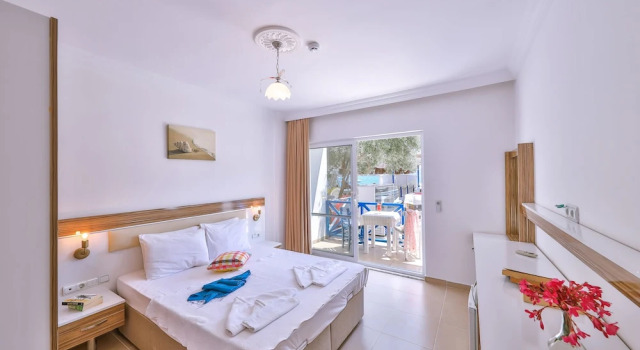 Двухместный номер Deluxe Цокольный этаж с балконом Anfora Hotel
