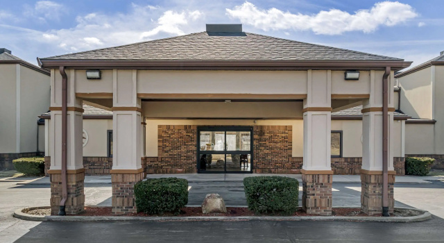Comfort Inn East Oregon - Toledo, Забронировать Отель Толедо штат Огайо