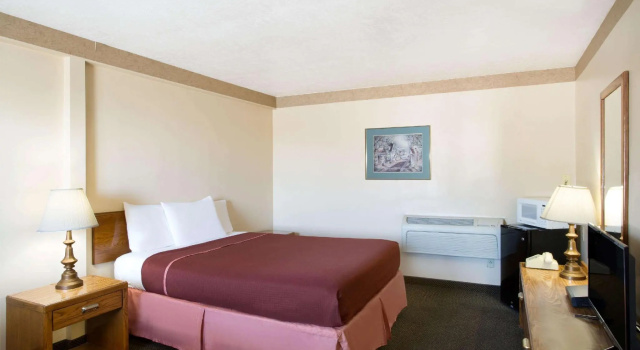 Двухместный номер Standard Howard Johnson by Wyndham Brigham City