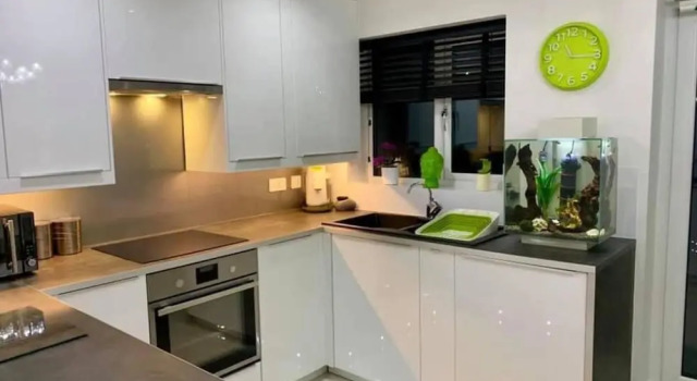 Charming 3-bed House in Bedworth Nec, BHX Airport,, Забронировать Отель Отели Уорикшир с парковкой, Парковка