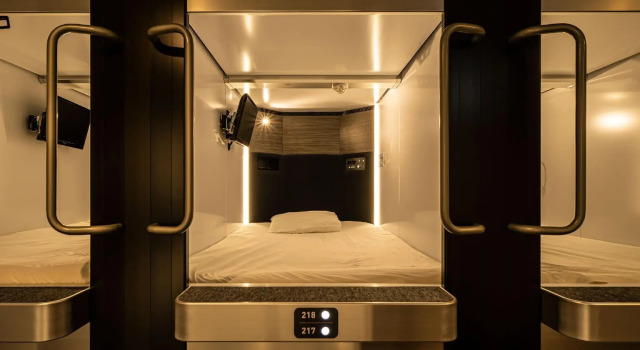 Capsule Plus Yokohama Sauna & Capsule, Забронировать Отель Иокогама Иокогама, рядом с Yokohama English Garden