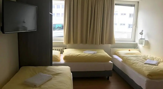 Montagehotel Bed Steel