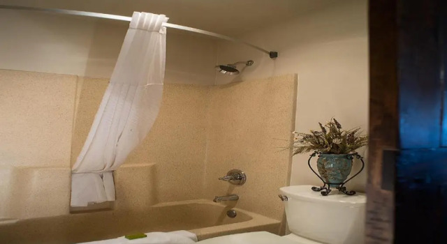 Standard Zimmer Hotel Parker at Quarter Circle 7