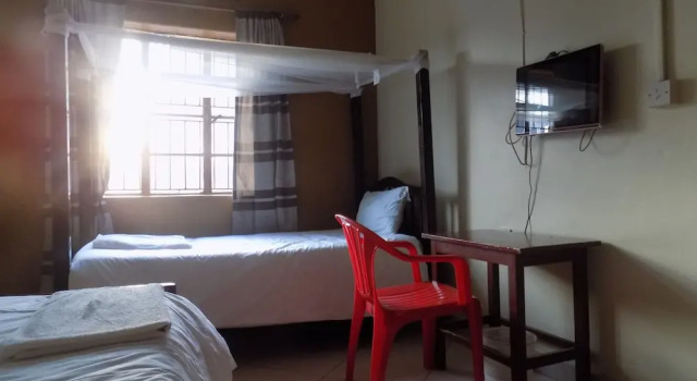 Hotel Park House, Book Hotel Ishaka 