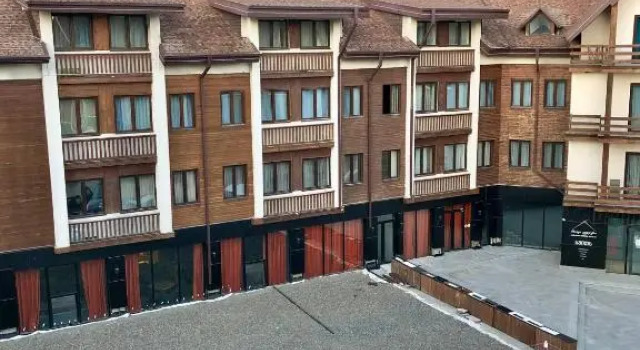 GVC 2-level apt New Gudauri Block-4, Rezerwuj Hotel Hotele w Mtkheta-Mtianeti z basenem, Basen
