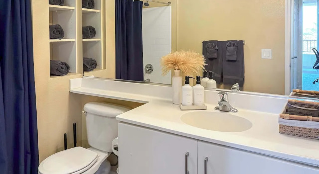 Коттедж Charming 2BR Retreat Pool Gym 10min to Disneyland