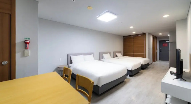 Трёхместный семейный номер Standard Hotel Modak Namdaemun