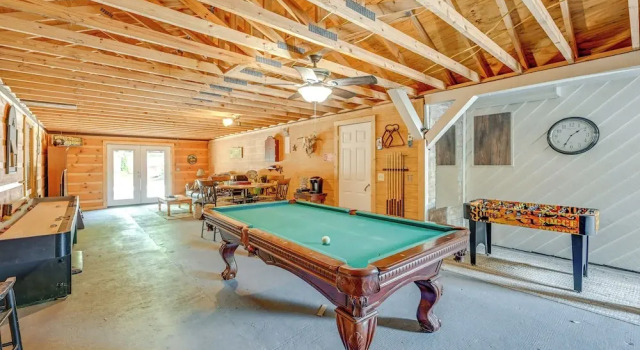Коттедж Lakefront North Carolina Abode w/ Grill & Fire Pit