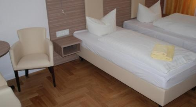 Hotel Goldener Anker, Prenota Hotel Hotel a Garz con parcheggio, Parcheggio