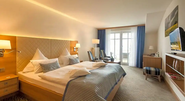 Номер Standard Цокольный этаж с балконом и с видом на море Hotel Bernstein