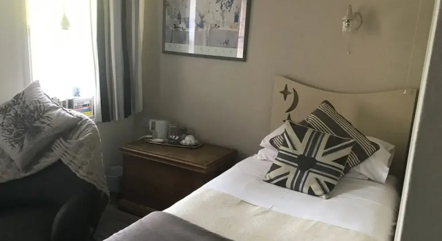 Standard huone Cornerstones Guest House