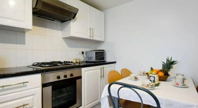 Wood Green Tottenham direct tube Eurostar Heathrow, Book Lejlighed Hoteller i Tottenham med parkering, Parkering