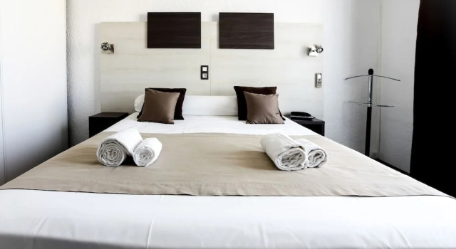 Двухместный номер Standard с балконом Logis Hôtel Restaurant les Charmettes