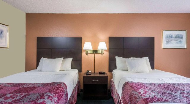 Четырёхместный номер Standard Days Inn by Wyndham Jellico - Tennessee State Line
