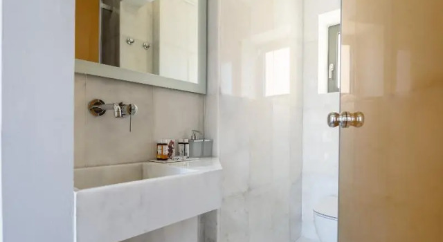 Номер Standard с балконом Fos DownTown Suites