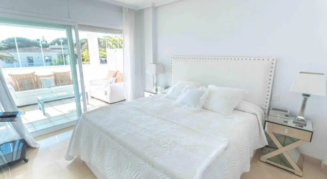 Апартаменты Brigth Apartment/2BED/2BATH/100m beach/Sea Views