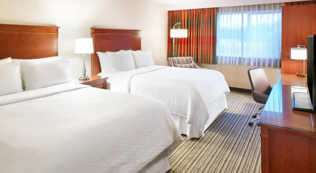 Четырёхместный номер Deluxe Four Points by Sheraton Bellingham Hotel & Conference Center