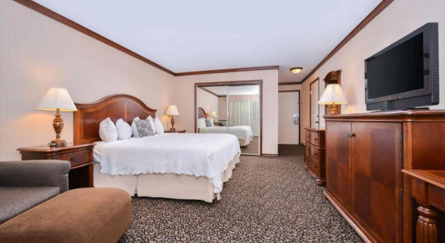 Номер Standard с видом на озеро Best Western Edgewater Resort