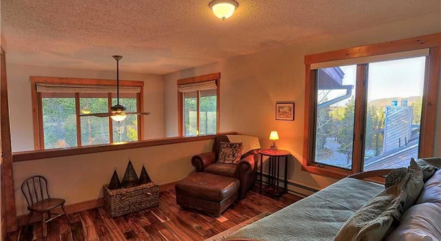 756 Broken Lance Dr (Home near Downtown Breck), Rezerwuj Hotel Hotele w Vail Ski z parkingiem, Parking
