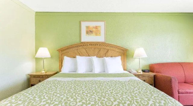 Номер Standard Days Inn by Wyndham Washington