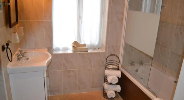 Номер Standard Brookside Hotel & Residents Bar , Cozy lounge areas & Terrace ,Suitable for Solo Travelers Couples Educational Groups Families & Contractors welcome