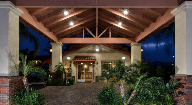 Двухместный номер Deluxe с балконом Best Western Capistrano Inn