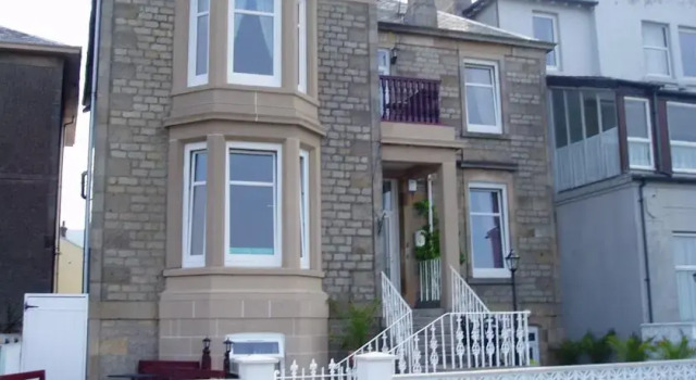 Crinly House, Buchen Sie Pension Largs 