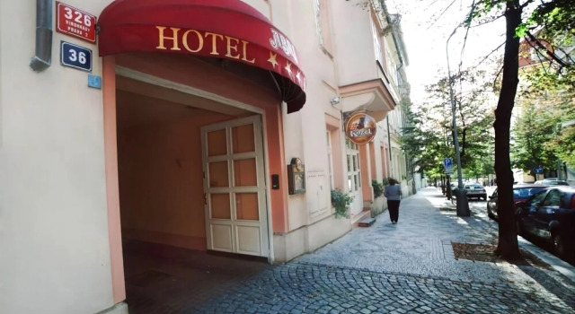 Hotel Abri