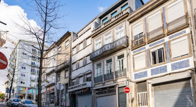 Merc Porto Clérigos Place, Забронировать Отель Cedofeita / Santo Ildefonso / Se / Miragaia / Sao Nicolau e Vitoria Порту, рядом с Lapa Metro Station