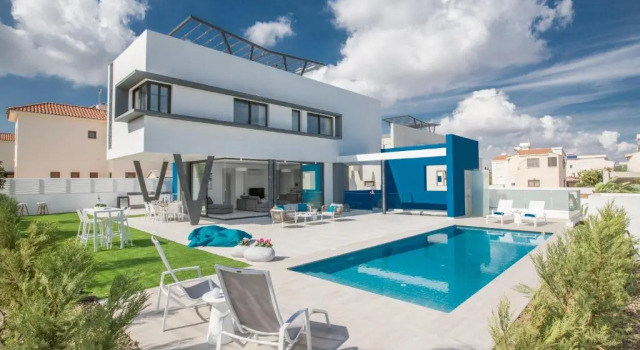 Ocean 11 Villa, Varaa Villa Hotellit Protarás uima-altaalla, Uima-allas