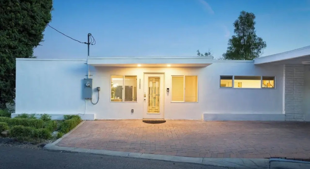 Scenic LA Stay Near Ventura Blvd With Deck, Games, Fireplace & Outdoor Dining Marmol Vista by Avantstay